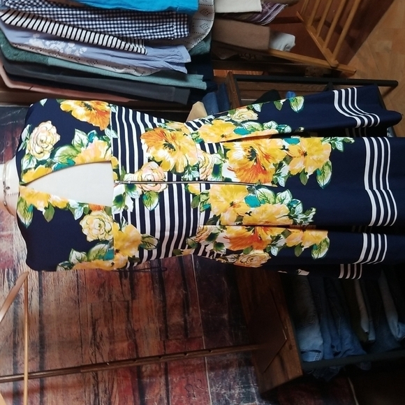 Db established 1962 | Navy Yellow Floral Fit and Flare Dress - Picture 3 of 10